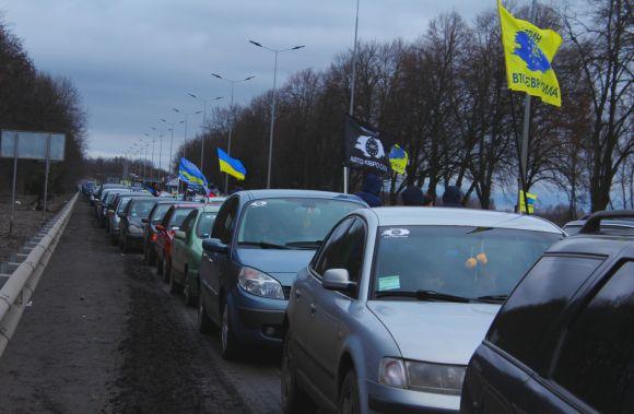 Новини Вінниці - фото з П'ять сотень авто сигналили і «поставили на вуха» всю Вінницю. Що це було? (ОНОВЛЕНО) П'ять сотень авто сигналили і «поставили на вуха» всю Вінницю. Що це було? (ОНОВЛЕНО), фото №5 на сайті 20minut.ua