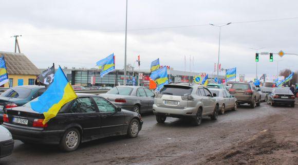 Новини Вінниці - фото з П'ять сотень авто сигналили і «поставили на вуха» всю Вінницю. Що це було? (ОНОВЛЕНО) П'ять сотень авто сигналили і «поставили на вуха» всю Вінницю. Що це було? (ОНОВЛЕНО), фото №9 на сайті 20minut.ua