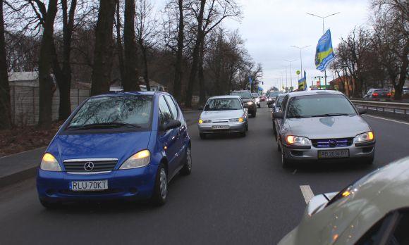 Новини Вінниці - фото з П'ять сотень авто сигналили і «поставили на вуха» всю Вінницю. Що це було? (ОНОВЛЕНО) П'ять сотень авто сигналили і «поставили на вуха» всю Вінницю. Що це було? (ОНОВЛЕНО), фото №15 на сайті 20minut.ua