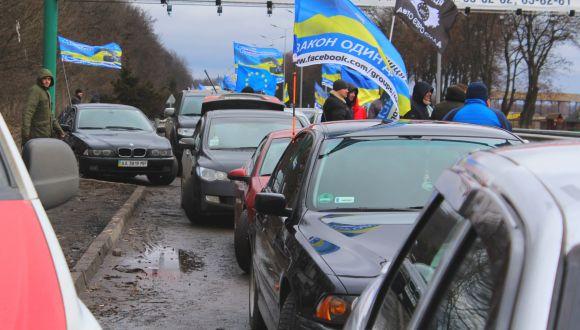 Новини Вінниці - фото з П'ять сотень авто сигналили і «поставили на вуха» всю Вінницю. Що це було? (ОНОВЛЕНО) П'ять сотень авто сигналили і «поставили на вуха» всю Вінницю. Що це було? (ОНОВЛЕНО), фото №12 на сайті 20minut.ua