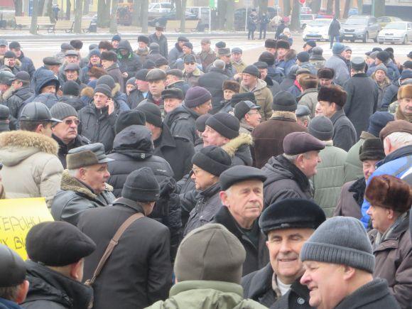 “Ні гідних пенсій, ні нормальних умов життя”, - ветерани МВС знову на майдані, фото №5 на сайті vsim.ua