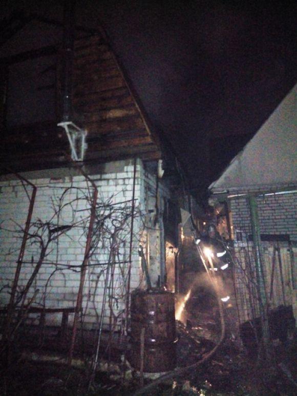 Загасити пожежу у приватному домоволодінні вдалося лише силою 22 вогнеборців, фото №2 на сайті 20minut.ua