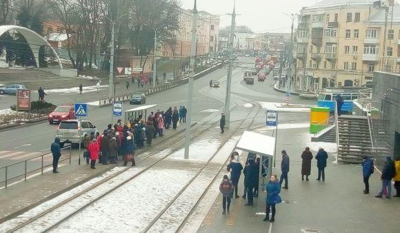 Новини Вінниці - фото з Мітинг пенсіонерів біля ОДА: рух на Соборній відкрито (ОНОВЛЕНО) Мітинг пенсіонерів біля ОДА: рух на Соборній відкрито (ОНОВЛЕНО), фото №8 на сайті 20minut.ua