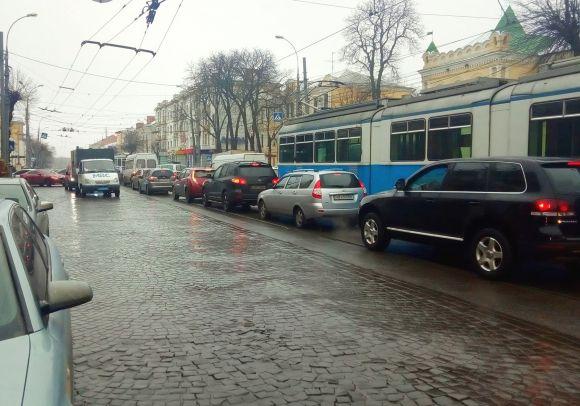 Новини Вінниці - фото з Мітинг пенсіонерів біля ОДА: рух на Соборній відкрито (ОНОВЛЕНО) Мітинг пенсіонерів біля ОДА: рух на Соборній відкрито (ОНОВЛЕНО), фото №3 на сайті 20minut.ua