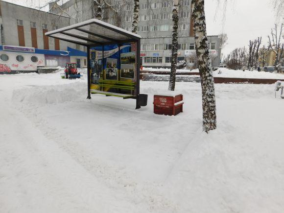 Розвага для дітей і робота для двірників. Фоторепортаж засніженого Хмельницького, фото №16 на сайті vsim.ua
