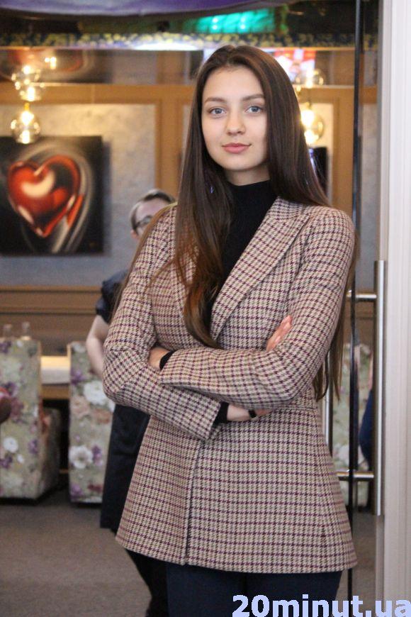 "Міс Україна-2017" Поліна Ткач розповіла, чи справді на конкурсах краси крадуть туфлі, фото №1 на сайті 20minut.ua