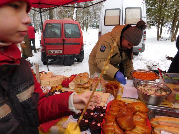 Без шашликів і алкоголю хмельничани зустрічали весну в парку Чекмана, фото №1 на сайті vsim.ua