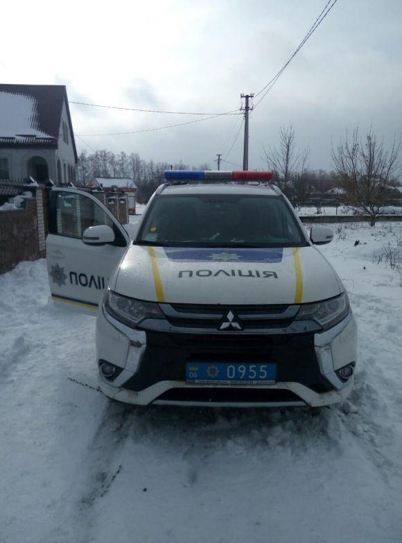 Поліції довелося застосувати зброю, аби зупинити двох зловмисників, які намагалися обікрасти підприємство, фото №5 на сайті 20minut.ua