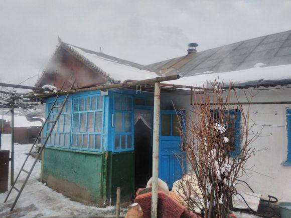 Новини Хмельницького - фото з Вогняна пастка: на Новоушиччині з палаючого будинку врятували матір з двома дітьми Вогняна пастка: на Новоушиччині з палаючого будинку врятували матір з двома дітьми, фото №1 на сайті vsim.ua