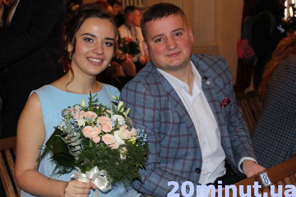 Новини Тернополя - фото з В День закоханих у Тернополі одружилось водночас сім пар В День закоханих у Тернополі одружилось водночас сім пар, фото №2 на сайті 20minut.ua