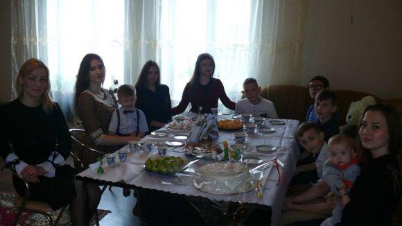 Багатодітна мама-поліцейський поповнила свою родину ще 6 дітьми, фото №1 на сайті 20minut.ua