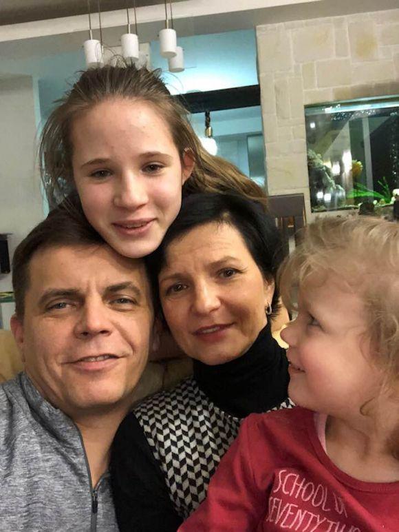У сім'ї міського голови поповнення: Сергій та Світлана Сухомлин удочерили дівчинку Софію, фото №1 на сайті 20minut.ua