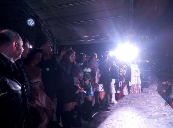 У Кам’янці 20 пар закоханих встановили рекорд наймасовішої реєстрації шлюбів, фото №1 на сайті 20minut.ua