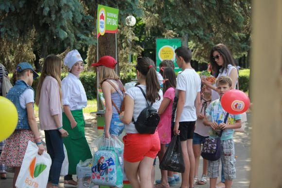 Конкурси, лотерея та більше 3000 подарунків: як малеча розважалася на Святі дитинства від RIA, фото №10 на сайті 20minut.ua