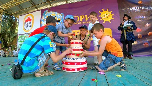 Конкурси, лотерея та більше 3000 подарунків: як малеча розважалася на Святі дитинства від RIA, фото №6 на сайті 20minut.ua