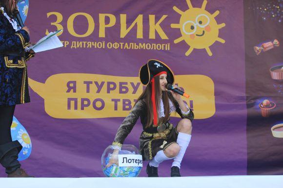 Конкурси, лотерея та більше 3000 подарунків: як малеча розважалася на Святі дитинства від RIA, фото №11 на сайті 20minut.ua