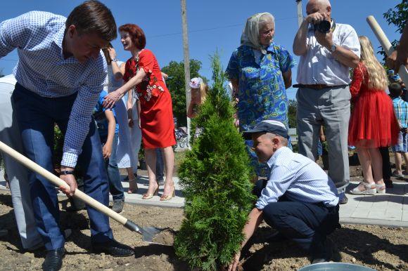 Життєва позиція:  Яскраве свято дитинства організував наймолодшим мешканцям округу №188 народний депутат України Сергій Лабазюк, фото №2 на сайті vsim.ua
