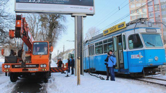 Новини Вінниці - фото з На Максимовича «четвірка» зійшла з колії. Трамваї по Хмельницькому шосе не ходили (ОНОВЛЕНО) На Максимовича «четвірка» зійшла з колії. Трамваї по Хмельницькому шосе не ходили (ОНОВЛЕНО), фото №12 на сайті 20minut.ua