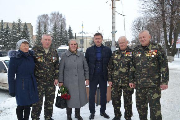 Точка зору: У Хмельницькому та Волочиському районах вшанували учасників бойових дій на території інших держав, фото №1 на сайті vsim.ua