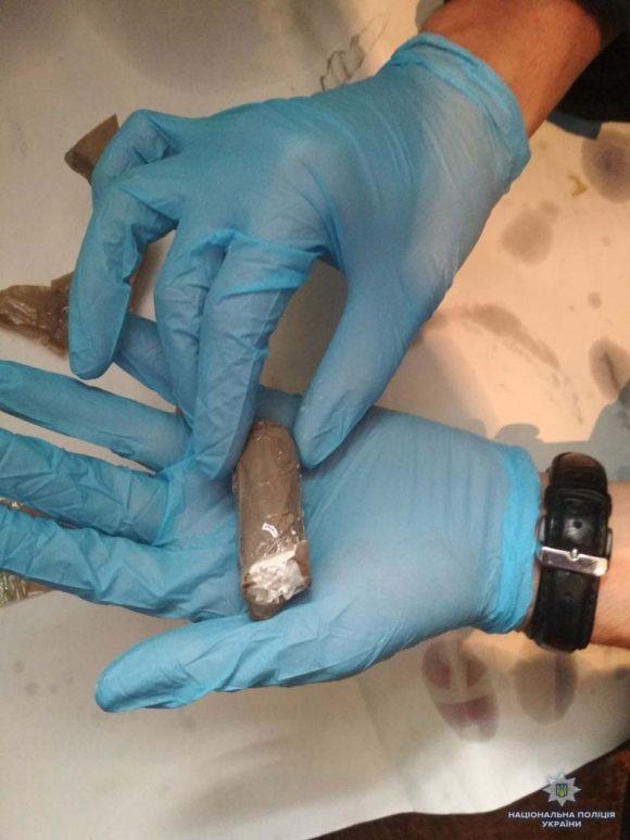 На Вінниччині викрили нарколабораторію. Вилучили обладнання та наркотики, фото №1 на сайті 20minut.ua