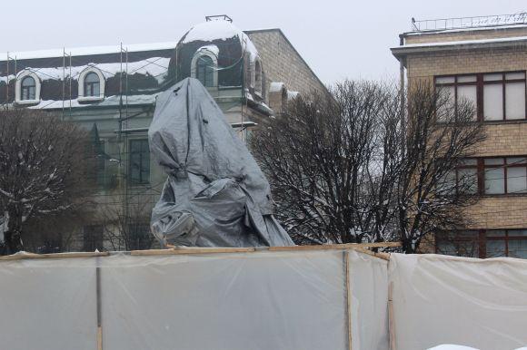 Новини Вінниці - фото з У Вінниці встановили пам'ятник майданівцям. Коли відкриття? (ОНОВЛЕНО) У Вінниці встановили пам'ятник майданівцям. Коли відкриття? (ОНОВЛЕНО), фото №4 на сайті 20minut.ua