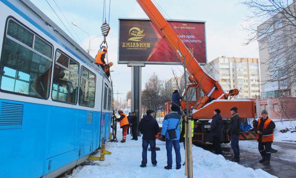 Новини Вінниці - фото з На Максимовича «четвірка» зійшла з колії. Трамваї по Хмельницькому шосе не ходили (ОНОВЛЕНО) На Максимовича «четвірка» зійшла з колії. Трамваї по Хмельницькому шосе не ходили (ОНОВЛЕНО), фото №13 на сайті 20minut.ua