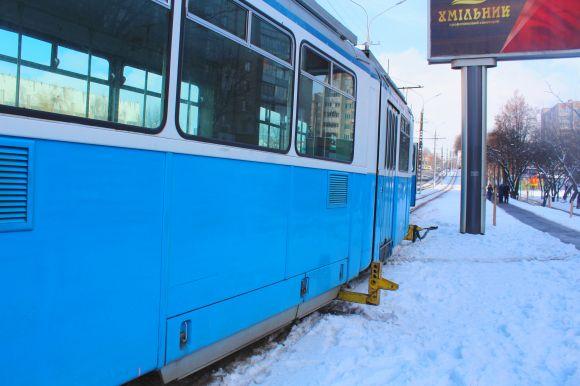 Новини Вінниці - фото з На Максимовича «четвірка» зійшла з колії. Трамваї по Хмельницькому шосе не ходили (ОНОВЛЕНО) На Максимовича «четвірка» зійшла з колії. Трамваї по Хмельницькому шосе не ходили (ОНОВЛЕНО), фото №9 на сайті 20minut.ua