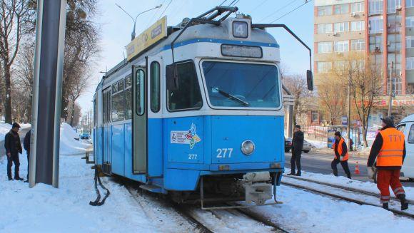 Новини Вінниці - фото з На Максимовича «четвірка» зійшла з колії. Трамваї по Хмельницькому шосе не ходили (ОНОВЛЕНО) На Максимовича «четвірка» зійшла з колії. Трамваї по Хмельницькому шосе не ходили (ОНОВЛЕНО), фото №1 на сайті 20minut.ua