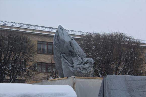 Новини Вінниці - фото з У Вінниці встановили пам'ятник майданівцям. Коли відкриття? (ОНОВЛЕНО) У Вінниці встановили пам'ятник майданівцям. Коли відкриття? (ОНОВЛЕНО), фото №1 на сайті 20minut.ua
