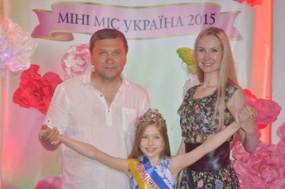 Новини Вінниці - фото з «Бомбу» росіянам готують батьки вінничанки «Міні-міс світу» - за вкрадене фото «Бомбу» росіянам готують батьки вінничанки «Міні-міс світу» - за вкрадене фото, фото №9 на сайті 20minut.ua