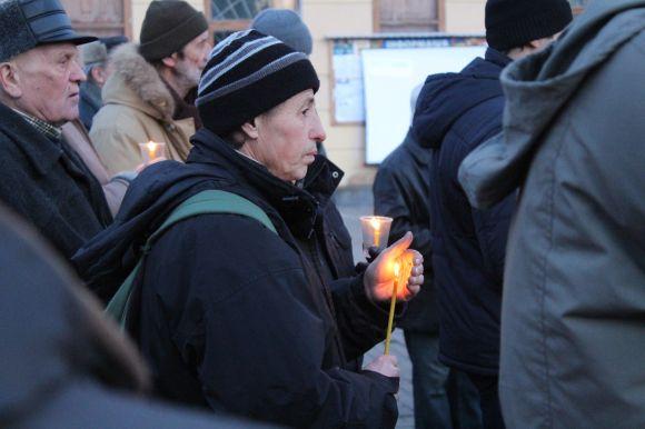 Новини Вінниці - фото з «Чому винуваті досі не покарані?». У Вінниці вшанували Героїв Небесної Сотні «Чому винуваті досі не покарані?». У Вінниці вшанували Героїв Небесної Сотні, фото №8 на сайті 20minut.ua