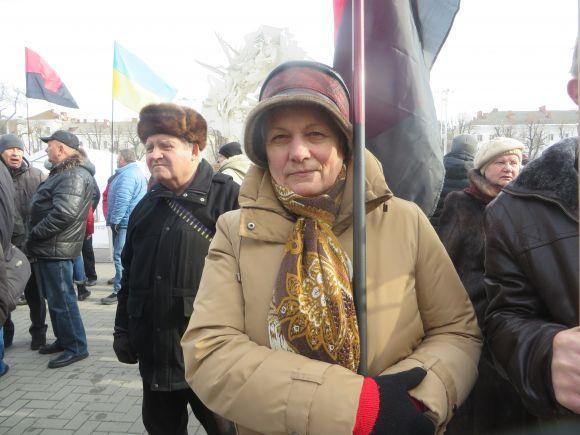 Марш за відставку Порошенка: хто прийшов на мітинг у Хмельницькому, фото №3 на сайті vsim.ua