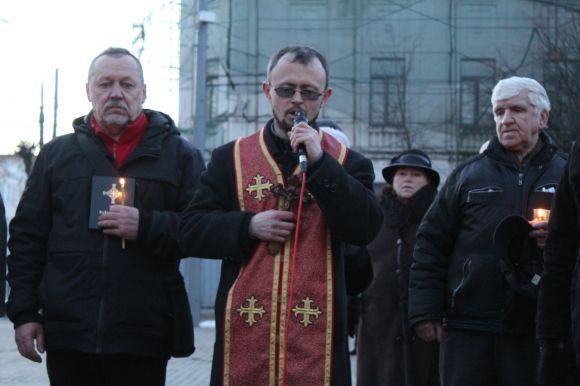 Новини Вінниці - фото з «Чому винуваті досі не покарані?». У Вінниці вшанували Героїв Небесної Сотні «Чому винуваті досі не покарані?». У Вінниці вшанували Героїв Небесної Сотні, фото №4 на сайті 20minut.ua