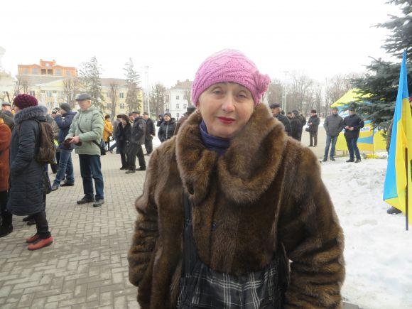 Марш за відставку Порошенка: хто прийшов на мітинг у Хмельницькому, фото №5 на сайті vsim.ua