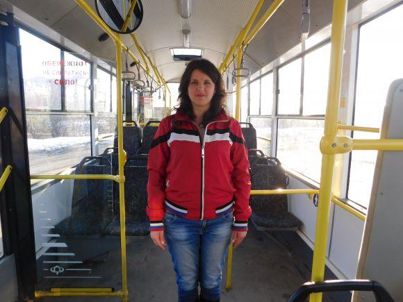 Новини Хмельницького - фото з Водій тролейбуса Людмила Ушакова: "На зачіску і макіяж витрачаю майже годину" Водій тролейбуса Людмила Ушакова: "На зачіску і макіяж витрачаю майже годину", фото №6 на сайті vsim.ua