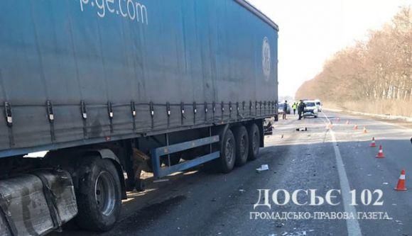Новини Тернополя - фото з Смертельна аварія на Тернопільщині: "вісімка" зіткнулась із вантажівкою DAF Смертельна аварія на Тернопільщині: "вісімка" зіткнулась із вантажівкою DAF, фото №2 на сайті 20minut.ua
