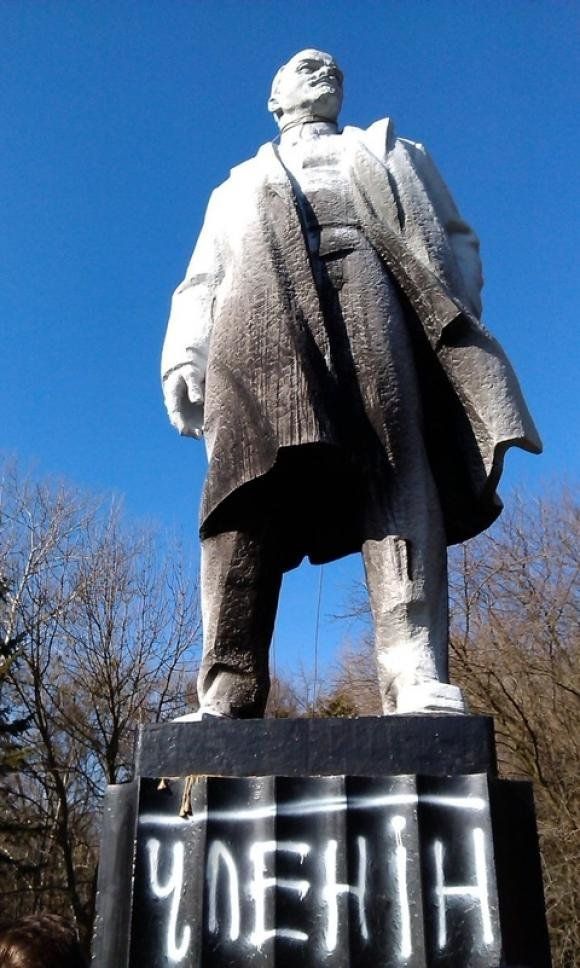 "Ленінопад" у Хмельницькому: як це було, фото №1 на сайті vsim.ua