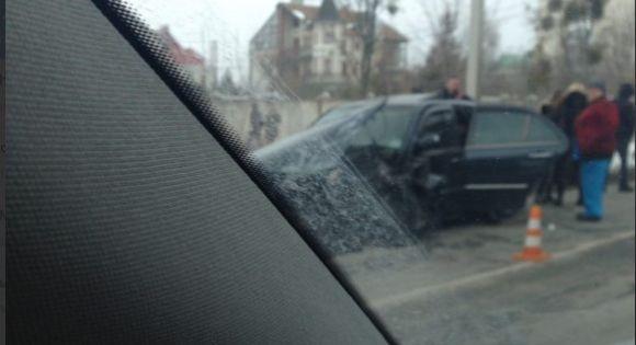 Потрійне ДТП за Аграрним університетом: в мережі виклали відео з місця ОНОВЛЕНО, фото №2 на сайті 20minut.ua