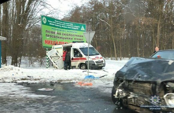 Новини Козятина - фото з Мерседес козятинського мажора врізався в "швидку". Є постраждалі Мерседес козятинського мажора врізався в "швидку". Є постраждалі, фото №1 на сайті 20minut.ua