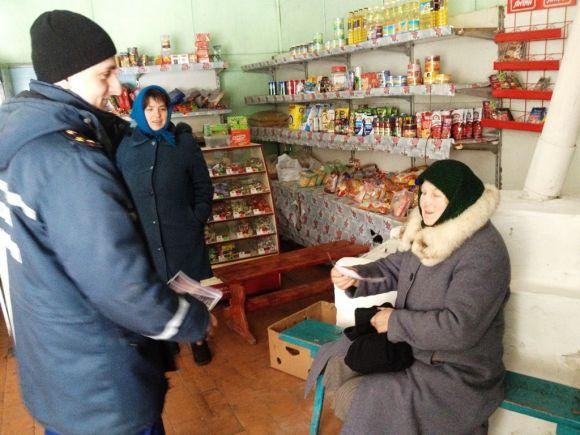 Рятувальники провели піший профілактичний рейд сільськими вулицями, фото №1 на сайті 20minut.ua