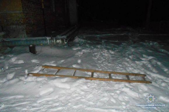 Новини Хмельницького - фото з Попався "на гарячому". У Шепетівці сигналізація завадила грабіжнику "обчистити" квартиру Попався "на гарячому". У Шепетівці сигналізація завадила грабіжнику "обчистити" квартиру, фото №2 на сайті vsim.ua