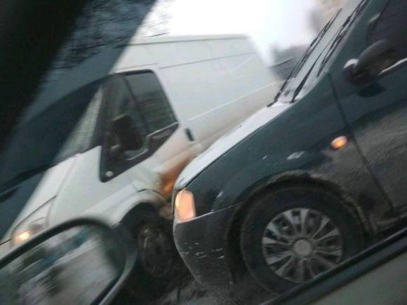 ДТП на Чехова: не розминувся «ВАЗ» та «Форд», а також «Форд» та Dacia, фото №3 на сайті 20minut.ua