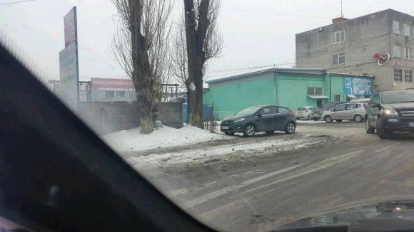 ДТП на Чехова: не розминувся «ВАЗ» та «Форд», а також «Форд» та Dacia, фото №1 на сайті 20minut.ua