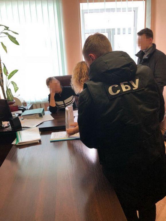 На хабарі у 40 тисяч гривень попався посадовець ОДА, фото №2 на сайті 20minut.ua