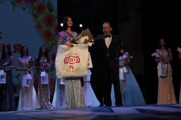 Новини Вінниці - фото з Фінал "Міс Вінниця-2018": красунею року обрали місцеву журналістку Фінал "Міс Вінниця-2018": красунею року обрали місцеву журналістку, фото №5 на сайті 20minut.ua