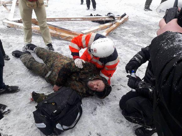 Новини Тернополя - фото з «Нас били, ставили на коліна і нікому за це нічого не буде». Потерпілі з Тернопільщини - про суботні події на Грушевського «Нас били, ставили на коліна і нікому за це нічого не буде». Потерпілі з Тернопільщини - про суботні події на Грушевського, фото №1 на сайті 20minut.ua