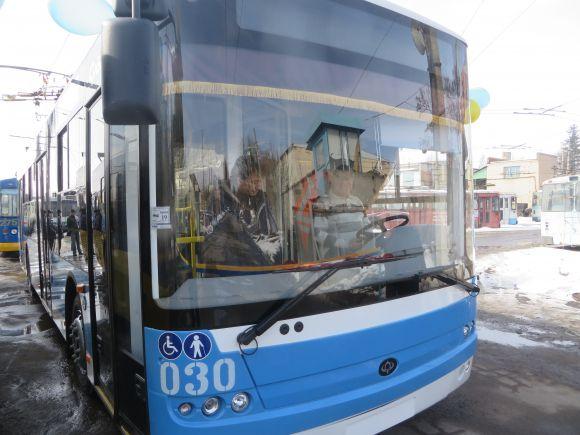 Новини Хмельницького - фото з На вулиці Хмельницького виїхали нові тролейбуси. Що про них кажуть водії і кондуктори На вулиці Хмельницького виїхали нові тролейбуси. Що про них кажуть водії і кондуктори, фото №6 на сайті vsim.ua