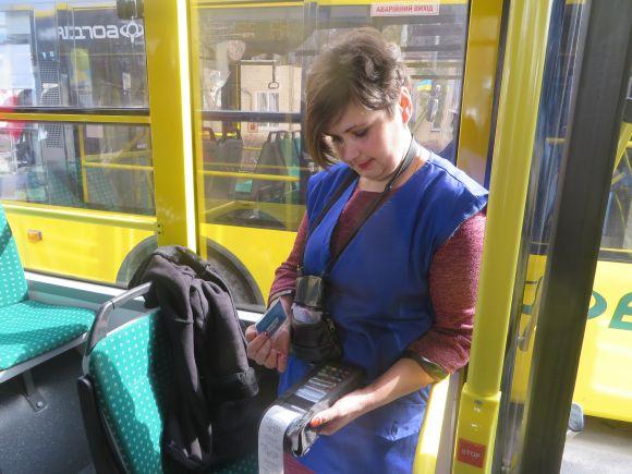 Новини Хмельницького - фото з На вулиці Хмельницького виїхали нові тролейбуси. Що про них кажуть водії і кондуктори На вулиці Хмельницького виїхали нові тролейбуси. Що про них кажуть водії і кондуктори, фото №16 на сайті vsim.ua