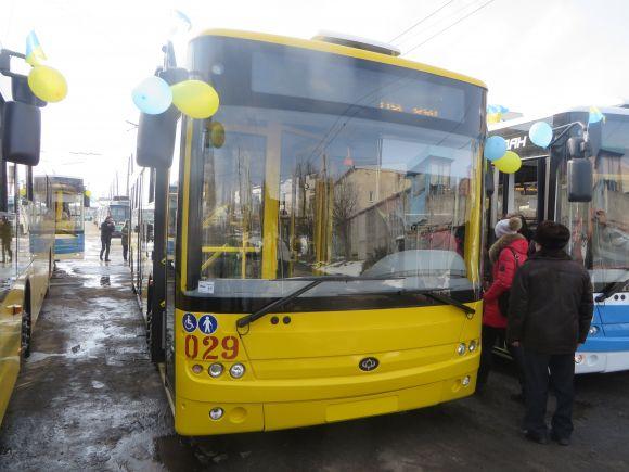 Новини Хмельницького - фото з На вулиці Хмельницького виїхали нові тролейбуси. Що про них кажуть водії і кондуктори На вулиці Хмельницького виїхали нові тролейбуси. Що про них кажуть водії і кондуктори, фото №17 на сайті vsim.ua