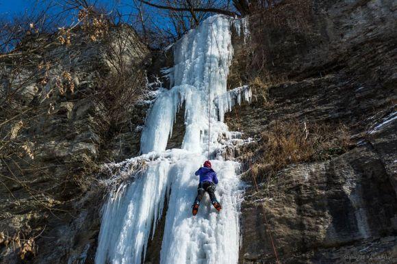 У Кам’янці екстремали підкорили крижаний водоспад (ФОТО), фото №1 на сайті 20minut.ua